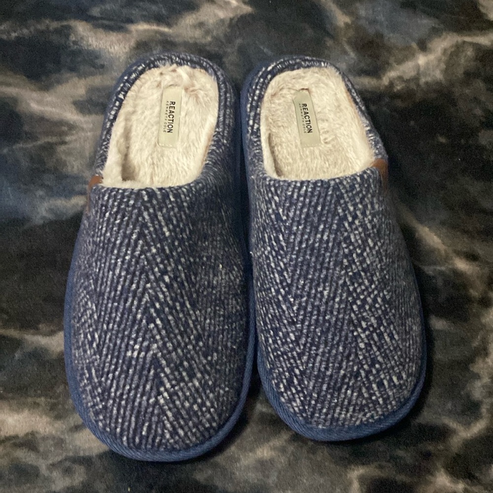 REACTION KENNETH COLE HARD BOTTOM SLIP ONS